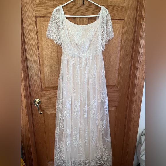 Baltic Born Dresses & Skirts - Baltic Born Guinevere white lace over cream dress